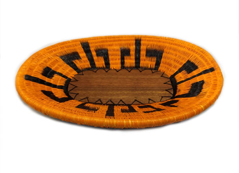 Bandeja anaranjada en madera y fibra